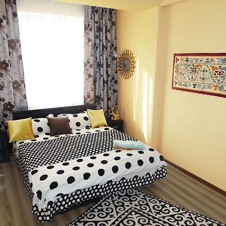 Bishkek Maximus Apartament 2 Esterno foto